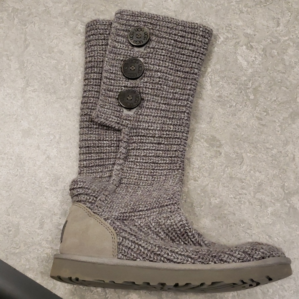 UGG
